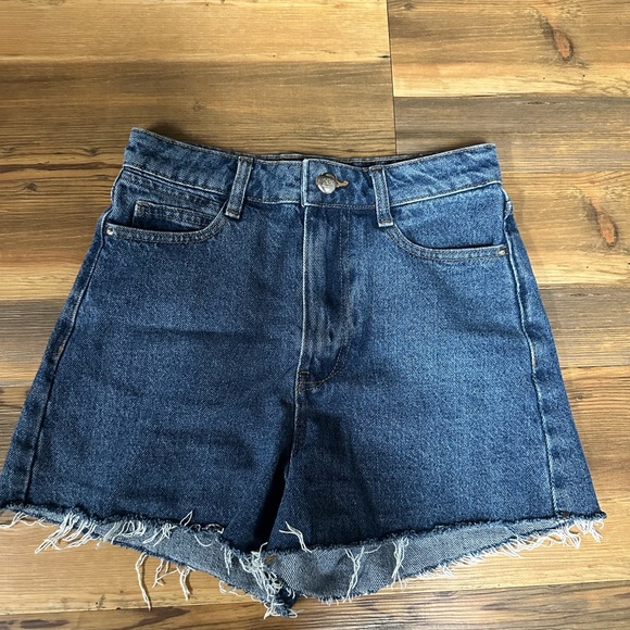 Zara Denim High-Waisted Shorts with Pink Tag - Picture 2 of 3